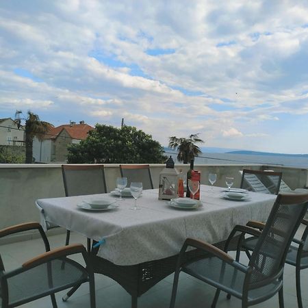 Perivoj Apartment Kastela Exterior photo