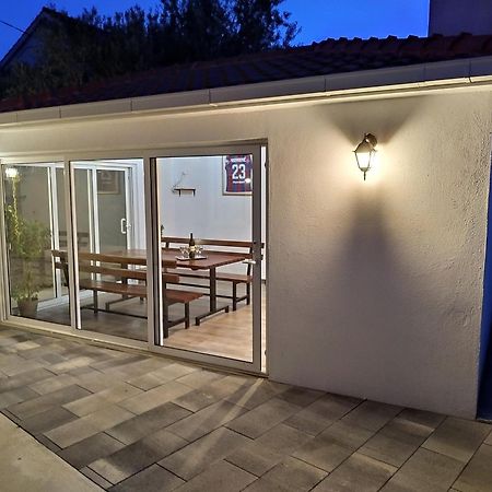 Perivoj Apartment Kastela Exterior photo